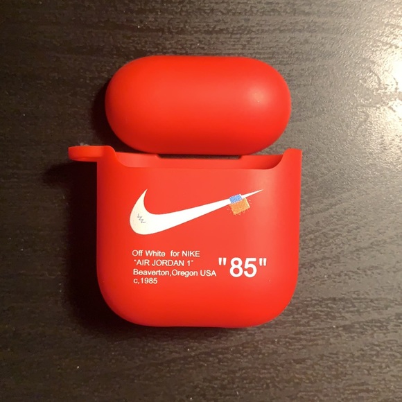 AirPod case - Picture 2 of 3